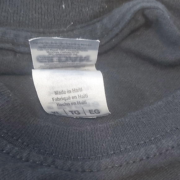 Gildan Black Graphic Tee with Green and White Design - Picture 2 of 2